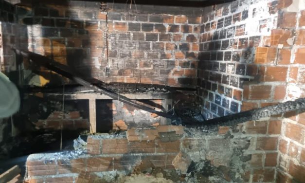 Incendio revela fábrica artesanal de droga en el alto