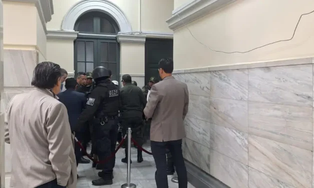 Audiencia debate el levantamiento de detención preventiva de Camacho y Pumari