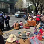 Más de 1.200 productores lecheros exigen a la empresa estatal EBA el pago de Bs 2 millones, según dirigentes