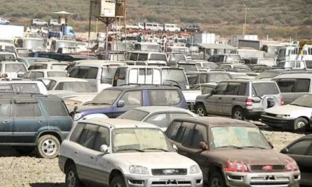 Promesa de legalizar autos chutos dispara precios y provoca rechazo externo