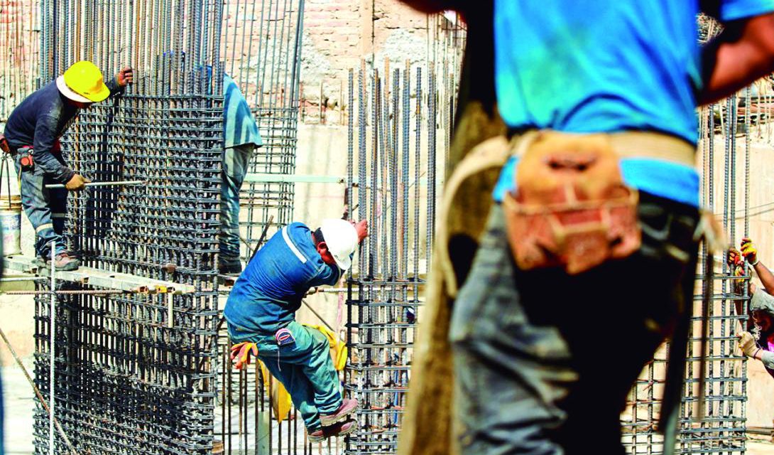 Crisis paraliza 70% de empresas constructoras en Santa Cruz