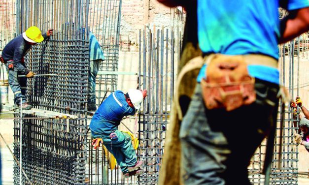 Crisis paraliza 70% de empresas constructoras en Santa Cruz