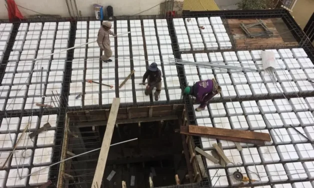 Baja la producción de cemento y los permisos de construcción, según el INE