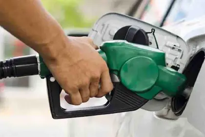 Empresarios advierten que la importación directa de diésel no es suficiente para paliar el desabastecimiento 