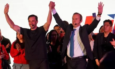 Analistas: Tuto captó votos de Doria Medina y Reyes Villa y logró conectar con las preocupaciones ciudadanas
