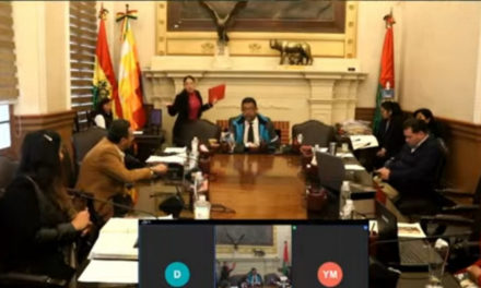 Por segunda vez, norma que busca anular parqueos tarifados en La Paz queda paralizada en el Concejo