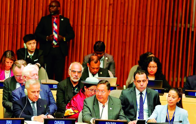 Arce respalda a maduro y critica democracia liberal en ONU