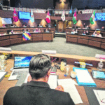 Senado mantiene proyecto contra vocales pese a retiro