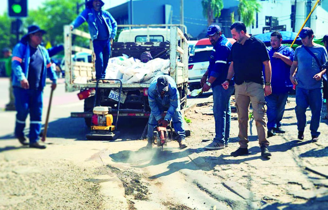 Alcalde cambia secretarios y acelera obras en recta final