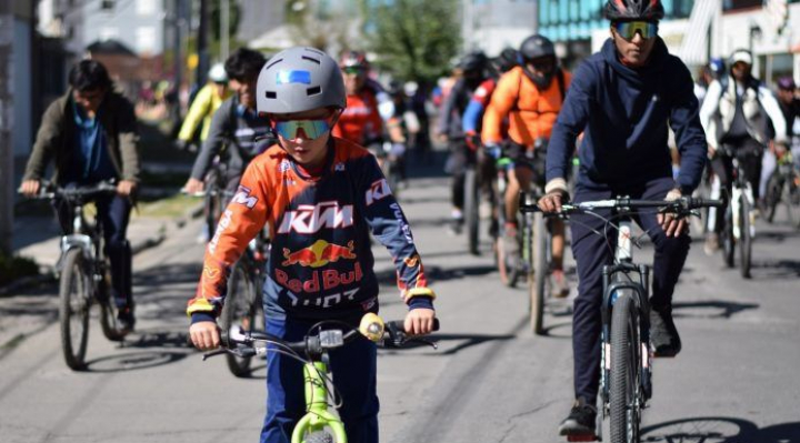 Día del Peatón: restricción vehicular será de 8:00 a 17:00 y la multa por infringirla es de Bs 300
