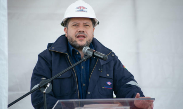 Gobierno garantiza combustible hasta el 8 de noviembre; choferes están preocupados