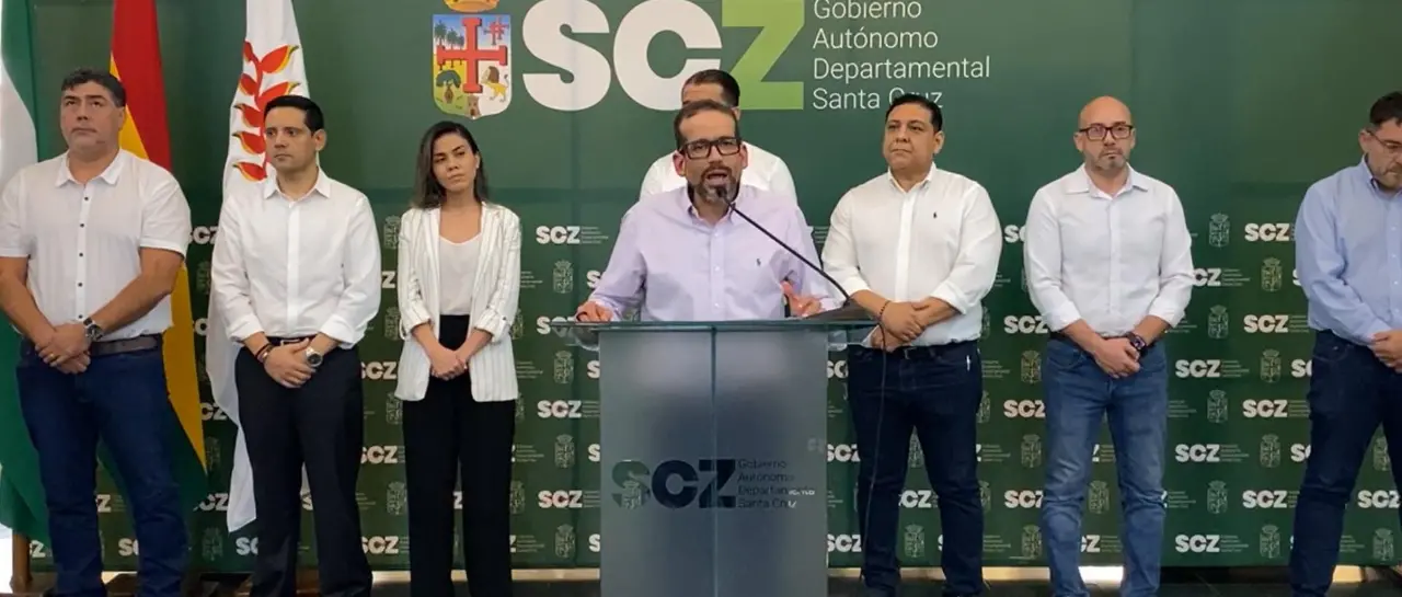 Camacho renueva gabinete departamental en medio de crisis