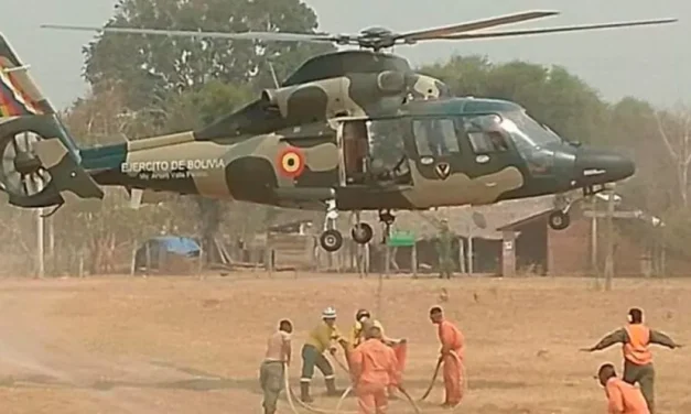 Bolivia recibe apoyo francés para combatir incendios con 45 horas de vuelo en helicóptero