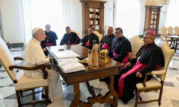 Obispos de Bolivia se reúnen con el Papa León XIV y le piden que visite el país