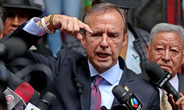 Tuto afirma que no eliminará la renta vitalicia por «respeto a la dignidad» de los expresidentes