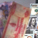 Dólar paralelo fluctúa y ven presiones para alza
