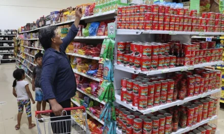 Golpe al bolsillo: familia que en enero gastaba Bs 360 en una canasta básica, hoy debe pagar 100 más