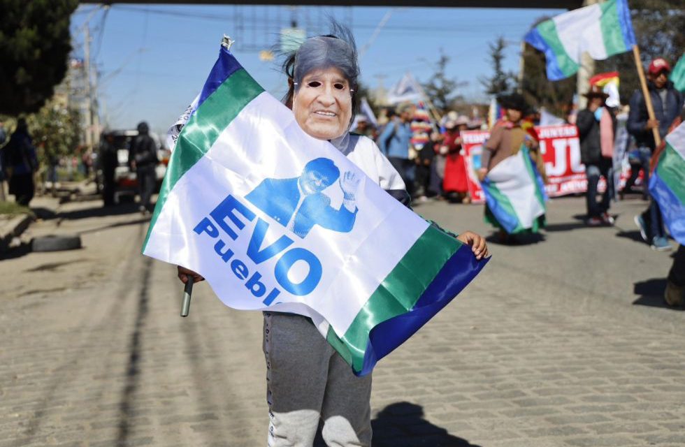 Órgano Electoral observa trámite de personería jurídica de Evo Pueblo