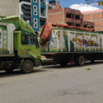 Choferes denuncian largas filas y pérdidas por falta de combustible en La Paz y El Alto