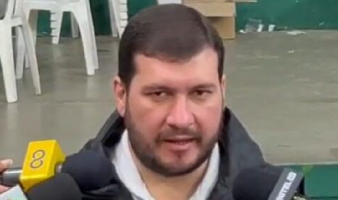 Stello Cochamanidis participa como jurado electoral en la segunda vuelta y llama a defender la democracia