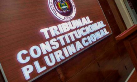 Abogado presenta acción popular contra magistrados del TCP, el Legislativo y el TSE