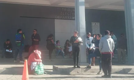 Segunda vuelta: Trámite para el certificado de impedimento arranca con filas
