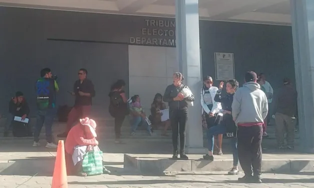 Segunda vuelta: Trámite para el certificado de impedimento arranca con filas