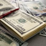 Dólar paralelo vuelve a superar los Bs 13 en medio de incertidumbres