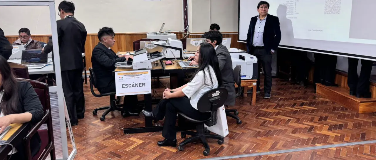 El cómputo oficial avanza y se aproxima al 30% de las actas: sigue el proceso en directo