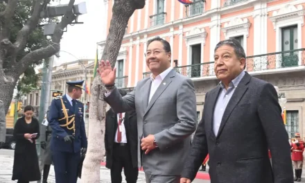 El modelo de Bolivia llegó a su fin y el nuevo gobierno recibirá una economía deteriorada, dice el Instituto Internacional de Finanzas