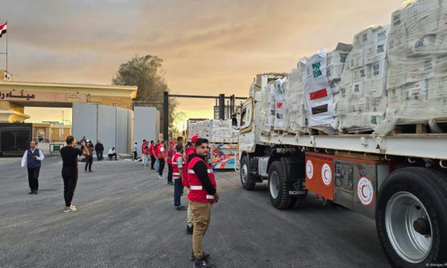 Empieza a entrar ayuda humanitaria a Gaza desde Egipto