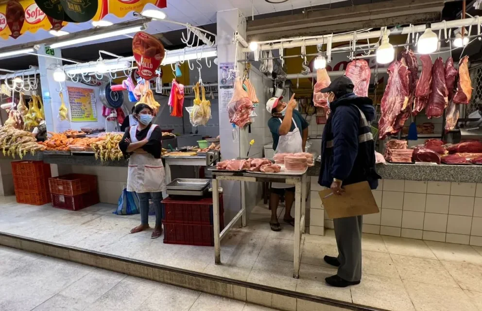 La inflación acumulada llega a 18,33%, lejos de la meta anual de 7,5% prevista para 2025