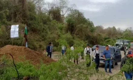 Pobladores de Abapó bloquean ruta hacia Argentina y exigen diálogo con el gobernador Camacho