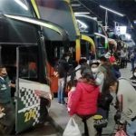 Escasez de combustible reduce salidas de flotas y duplica precio de los pasajes