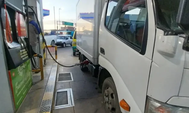 Ministerio de Economía garantiza presupuesto para combustibles y dice que YPFB debe gestionar los dólares
