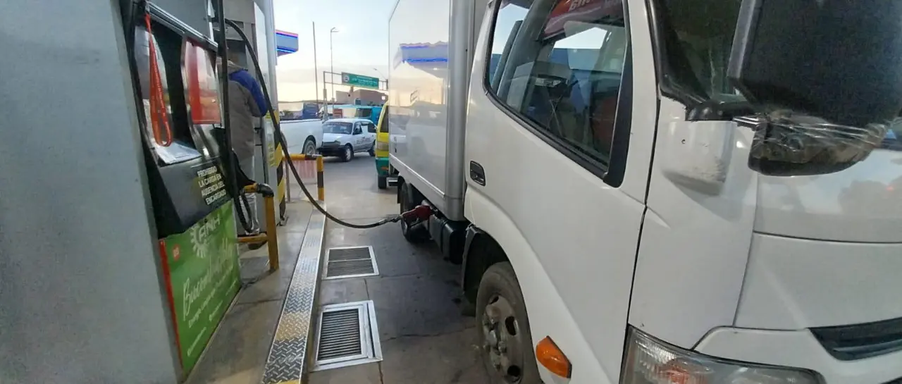 Ministerio de Economía garantiza presupuesto para combustibles y dice que YPFB debe gestionar los dólares