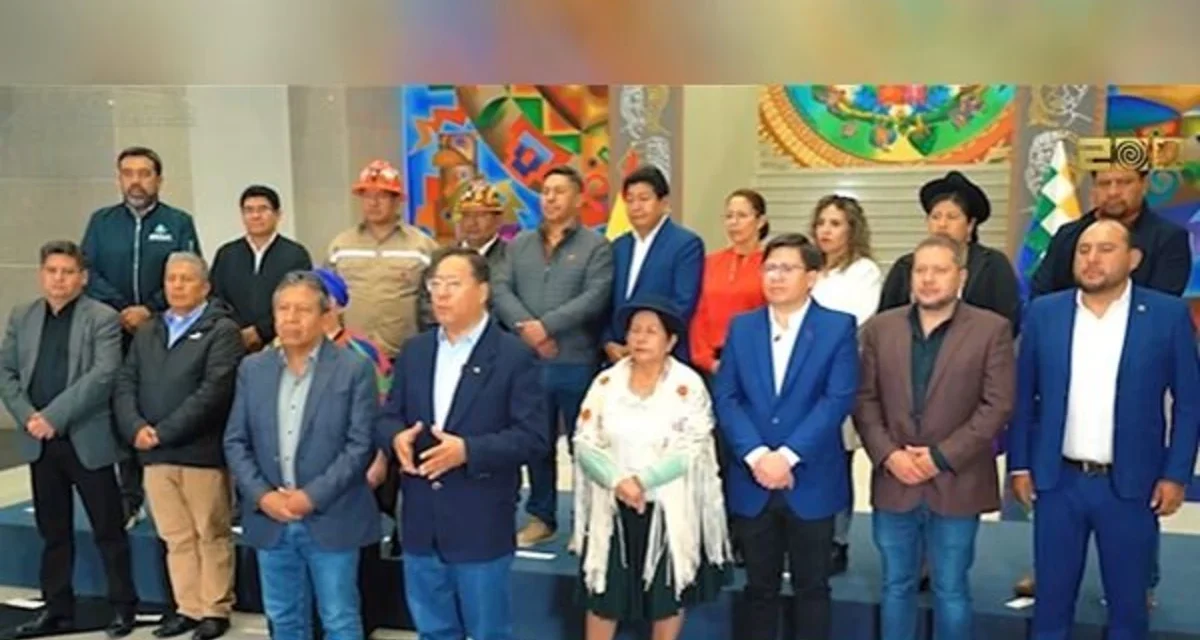 En su despedida, Arce dice que “el proceso de cambio fue herido de muerte” y arremete contra Evo