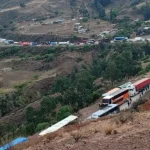 Derrumbe vuelve a suspender salidas desde La Paz hacia Cochabamba y Santa Cruz