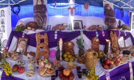 “Las almas vuelven a casa”: La mesa de Todos Santos, un símbolo de amor y memoria en la tradición boliviana