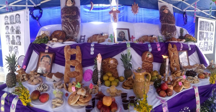 “Las almas vuelven a casa”: La mesa de Todos Santos, un símbolo de amor y memoria en la tradición boliviana