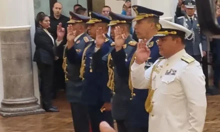 “No es fácil lo que viene»: Paz posesiona al nuevo Alto Mando Militar