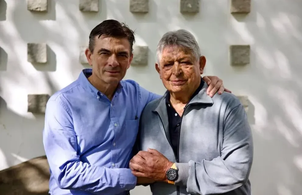 Jaime Paz Zamora llega a La Paz para asistir a la posesión presidencial de su hijo Rodrigo