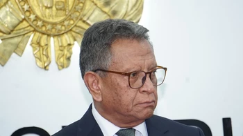 Oviedo confirma arribo de la DEA y dice que no encontró ni la computadora de su despacho