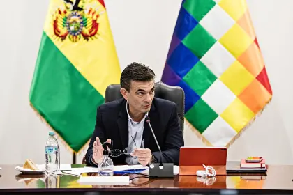 Rodrigo Paz anuncia viaje a Santa Cruz por los desastres y la creación de una comisión de emergencia 