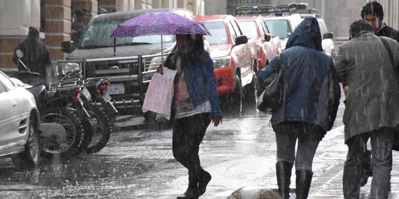 Alerta naranja: Prevén lluvias y tormentas eléctricas en cinco departamentos