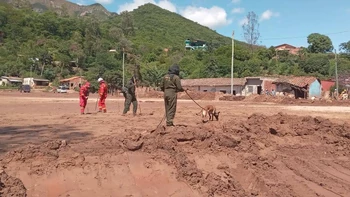 Achira: sin pistas de los desaparecidos y con temor a una nueva riada