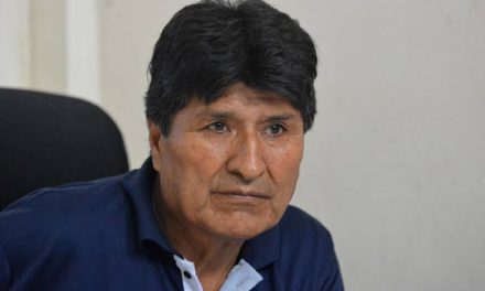 Evo Morales envía pliego petitorio y pide reunión con el presidente Paz