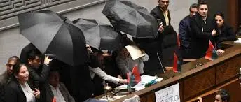 «Asamblea del terror» se despide tras 5 años de bochornos y pugilatos