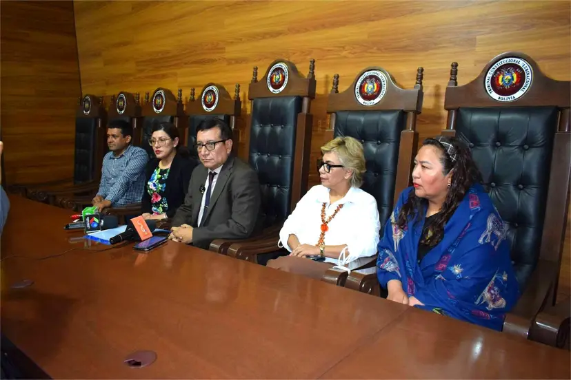 Prorrogados deberán declarar ante fiscales; admiten denuncia penal