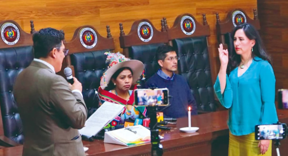 Cese fulminante y órdenes de aprehensión cerraron cerco contra los “autoprorrogados”